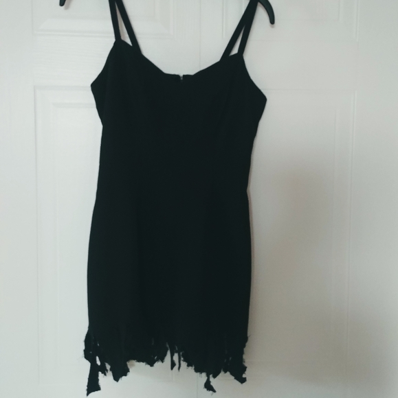 Mini black party dress with fringes - Picture 4 of 6